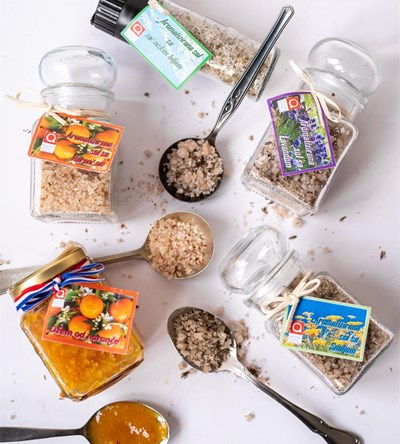 Linija aromatizirane soli s lavandom, s narančom, sa smiljem i s pelješkim biljem